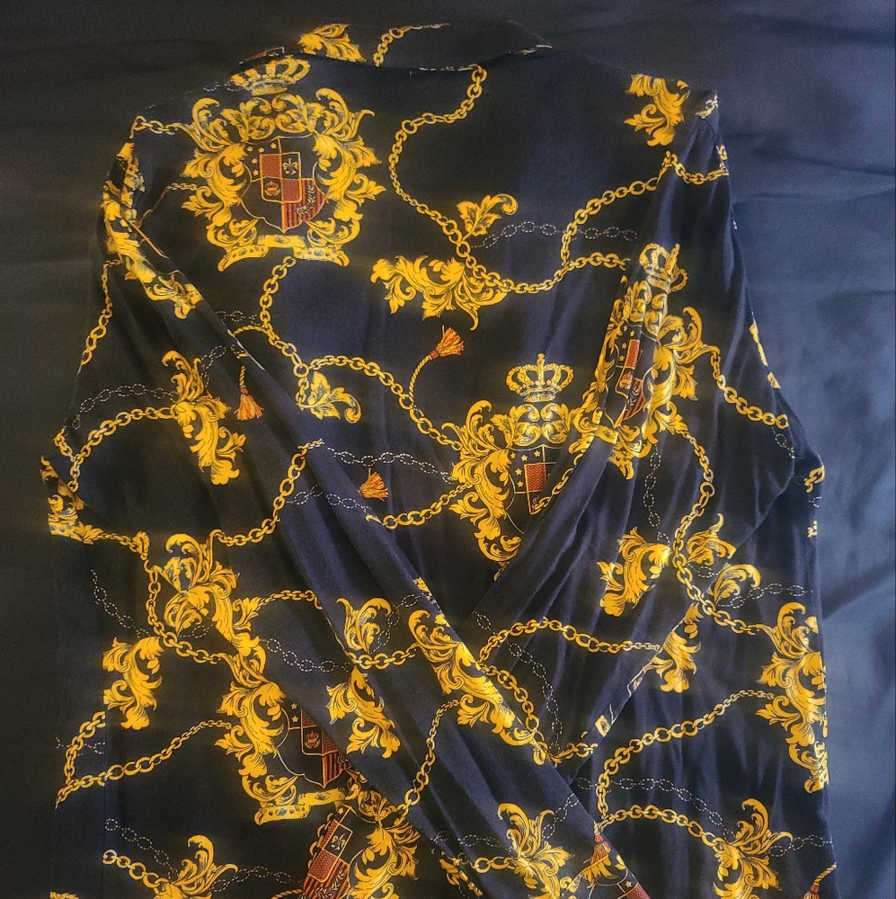 FOREVER 21 Casual Dress Shirt | Gold Chain Luxury Designs | Soft Fabric | Medium - Picture 3 of 4
